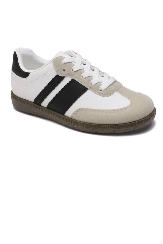 Trainers - Black and White