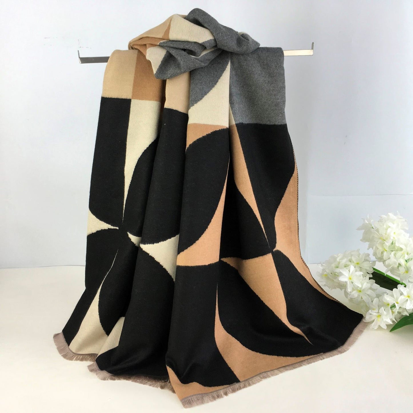 Black & Beige geometric pashmina